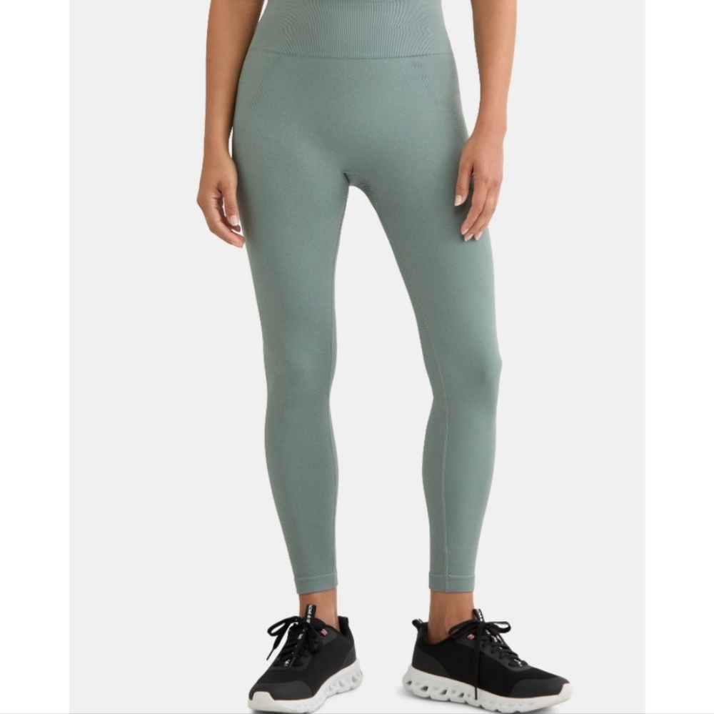 Brand New Avia Women's Green Leggings Size M